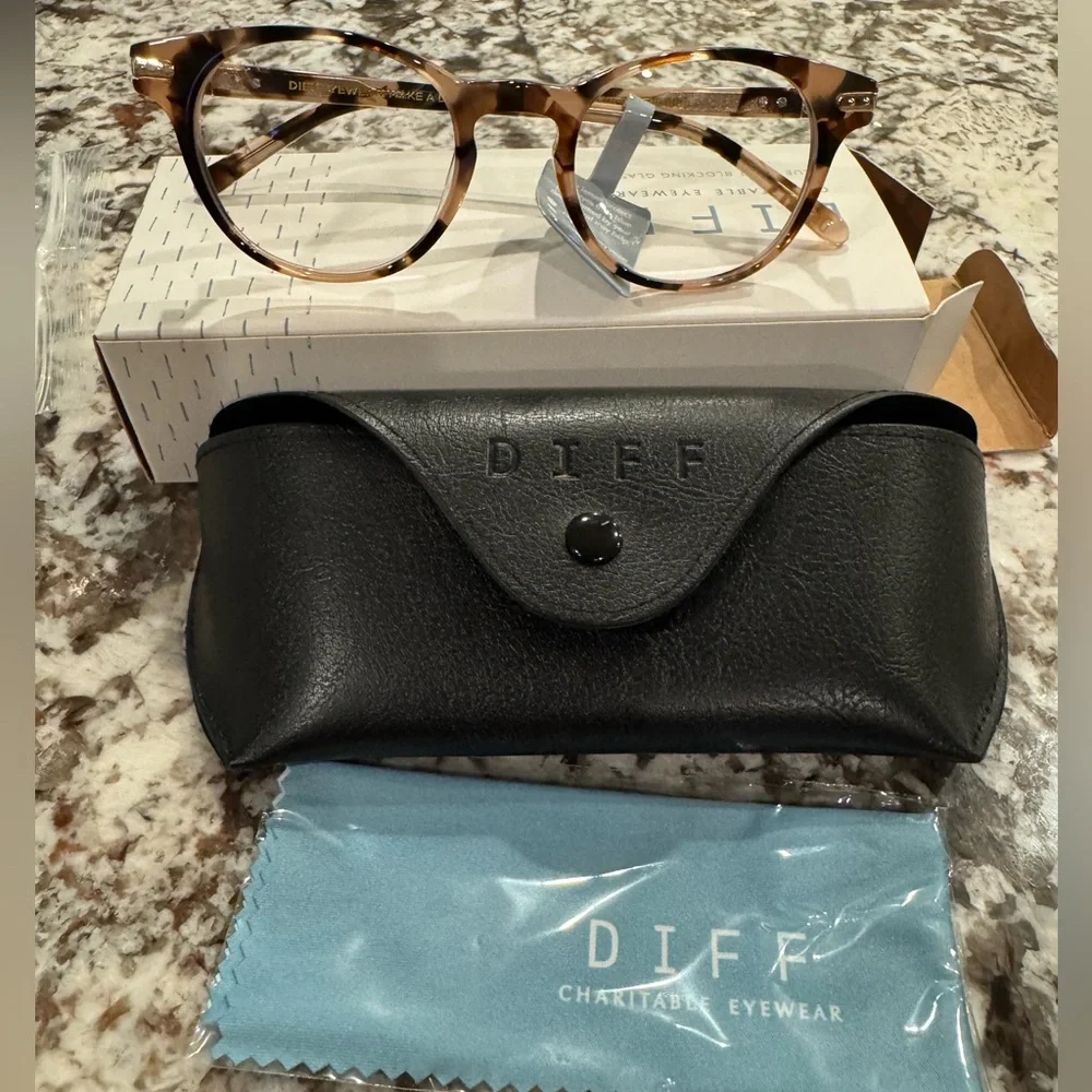 DIFF Blue-Light Blocking Glasses - Picture 8 of 11